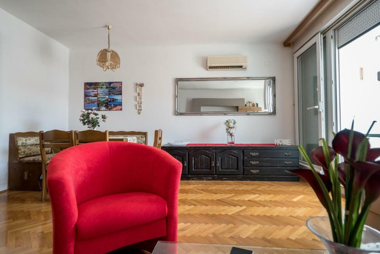 Split2 Apartment *