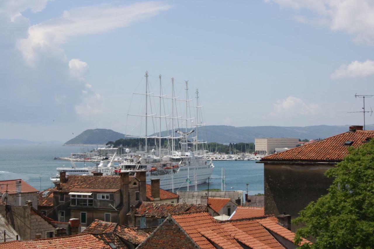 King's View * Split
