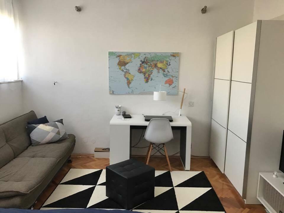 G Apartment Split