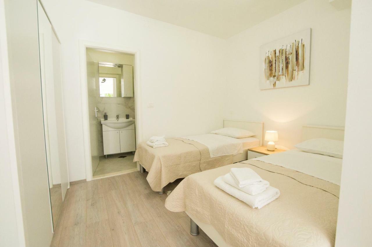 Neyra 2 Apartment *