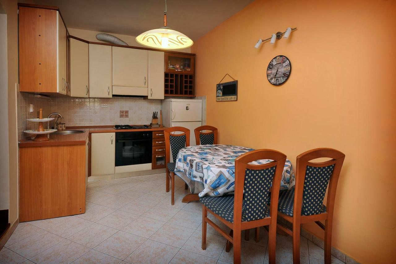 Apartman Bella *