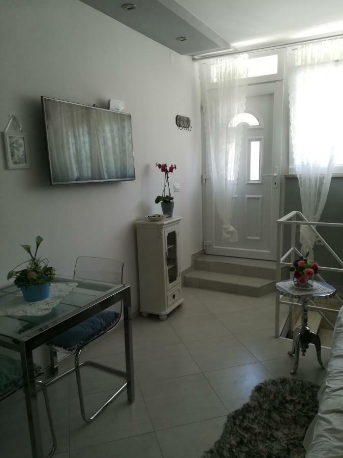 Ines Apartman *