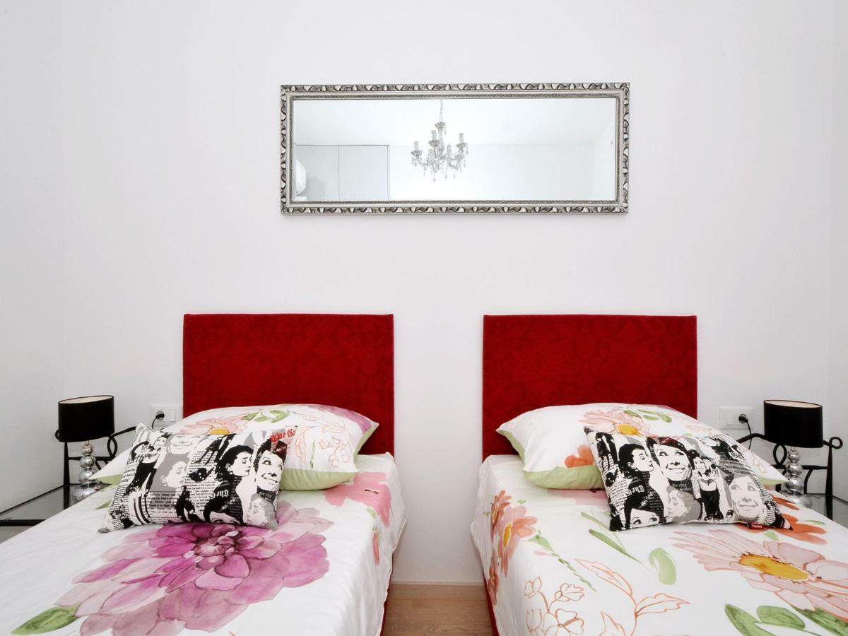 Luxury Marionik