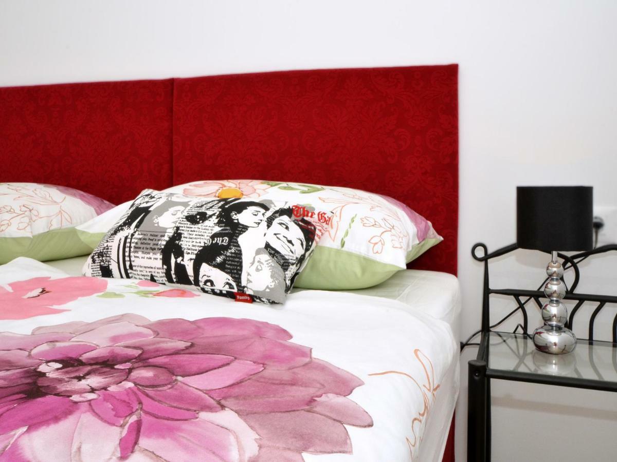 Luxury Marionik *