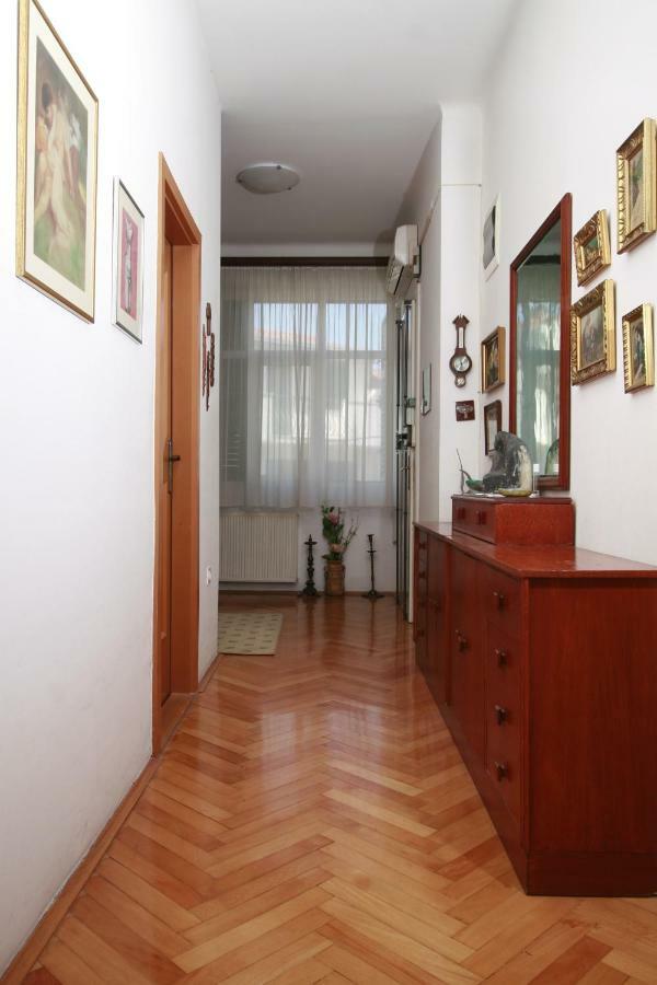 Spacious In The Center Apartment *