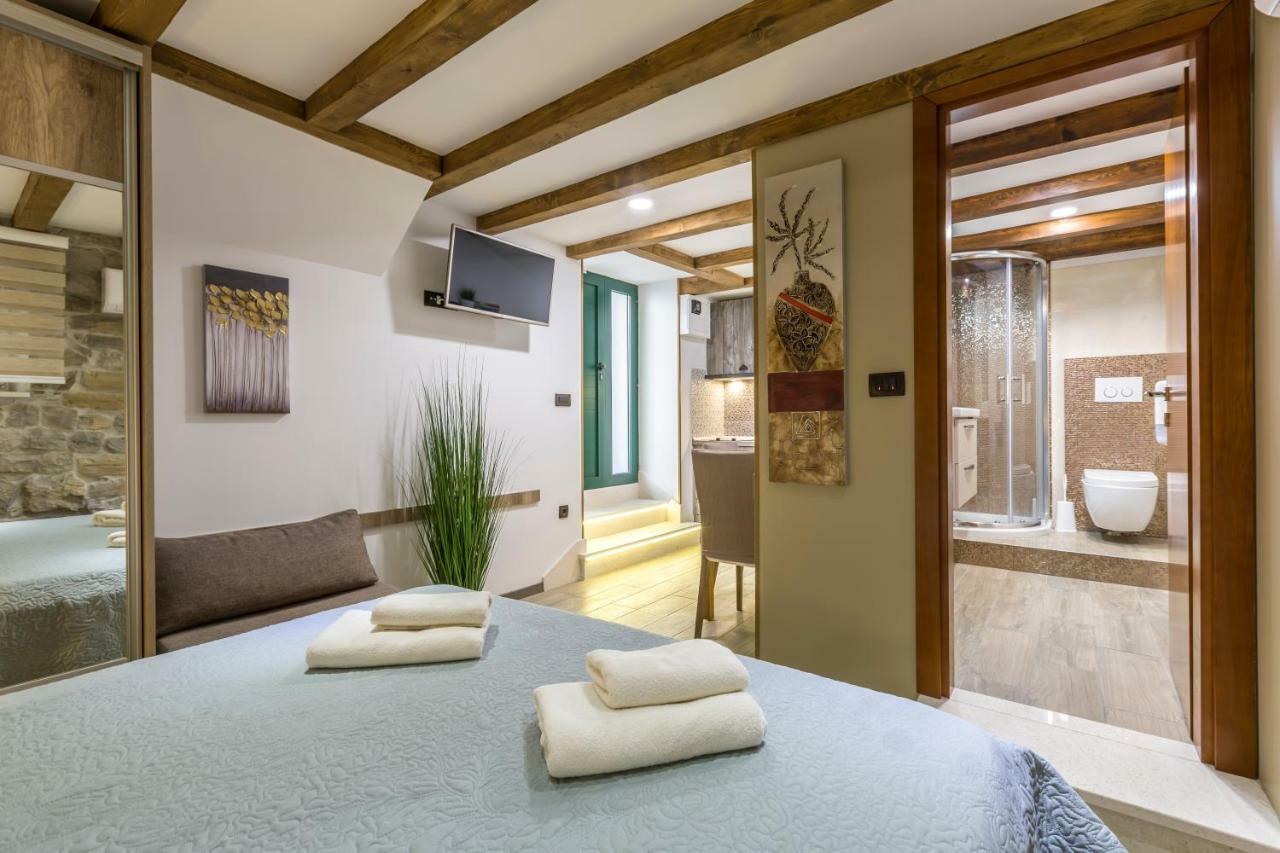 Reval Luxury Stone House Apartments**** *