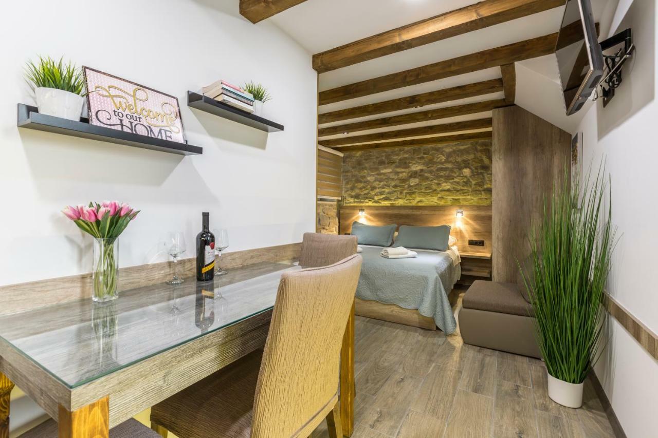 Apartamento Reval Luxury Stone House Apartments****