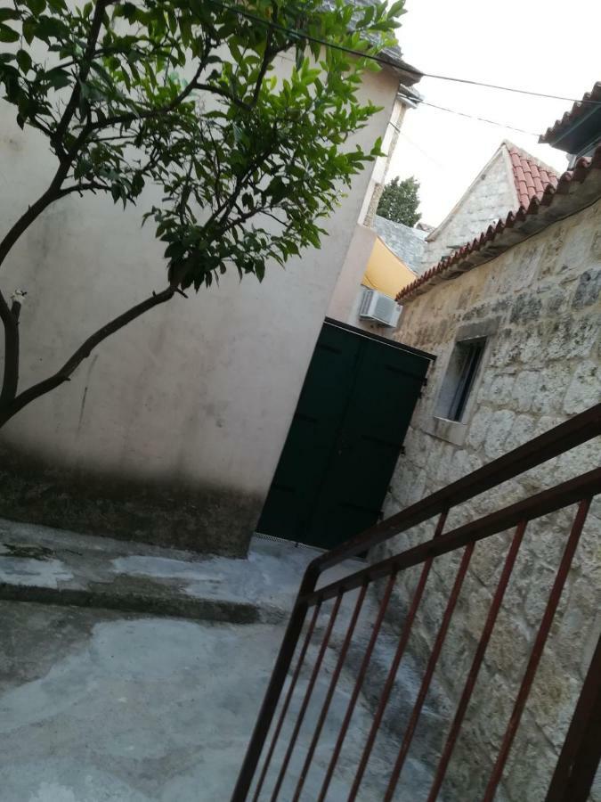 Apartment Maroza *