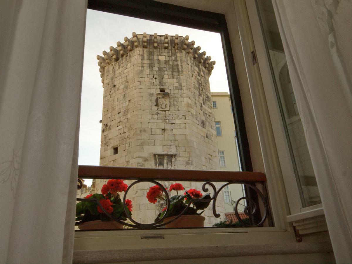 Stone Pearl Heritage Luxury Apartment Split