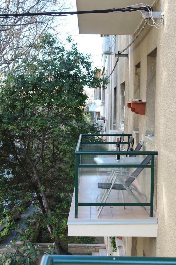 Cozy Mihaela With Balcony, Near Park Marjan & Old Town - Quiet Neighborhood Apartment Split