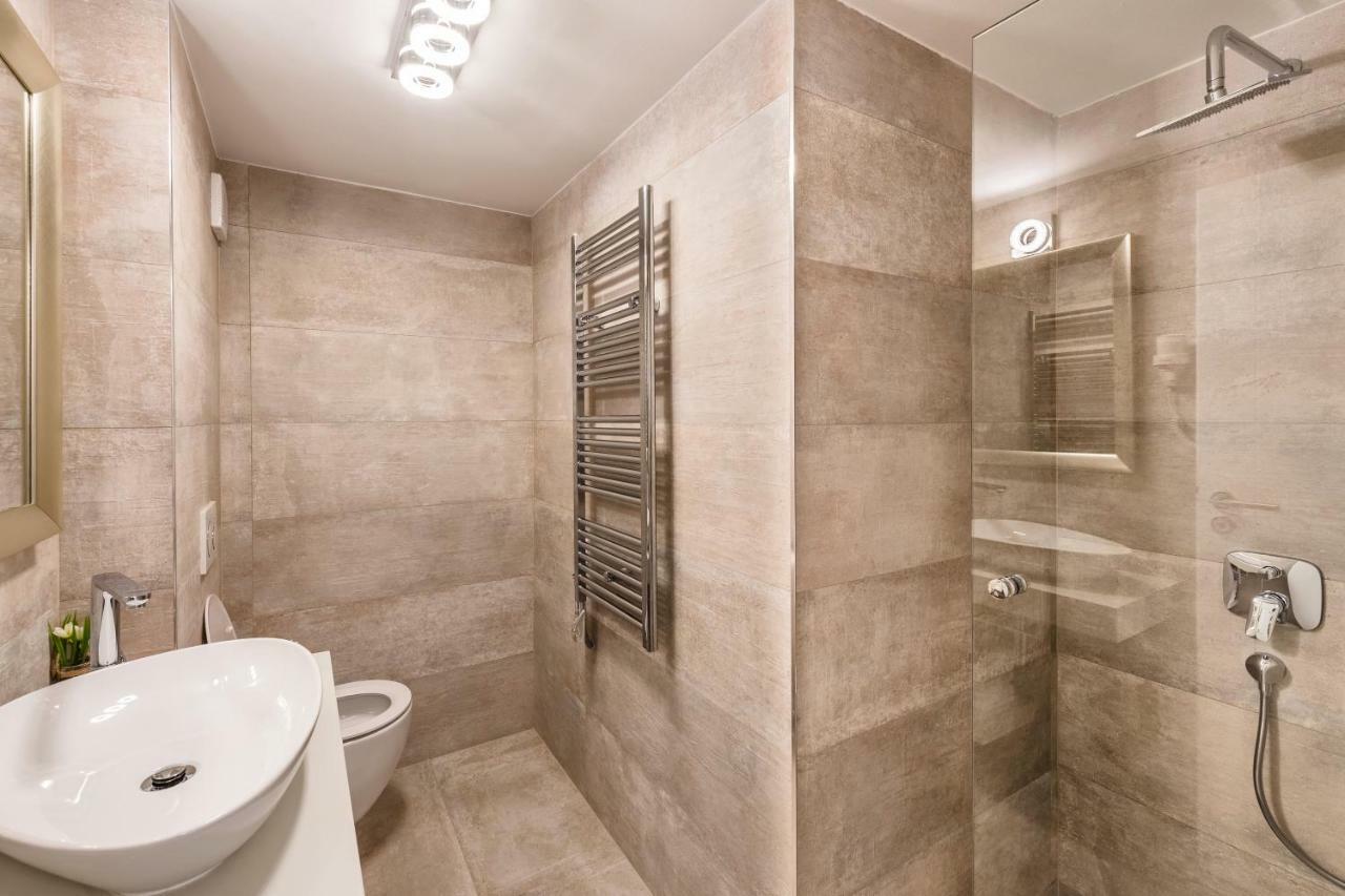 Guest house And Viktoria 3*