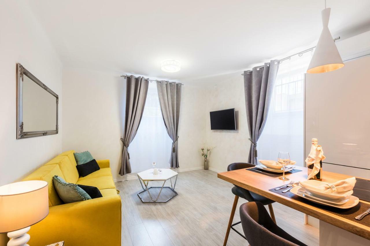 And Viktoria Guest house
