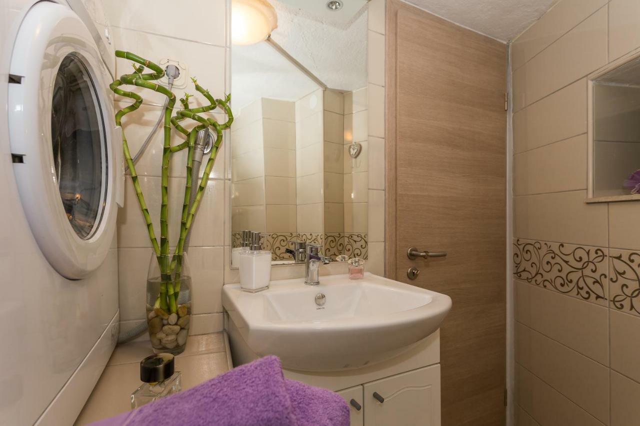Priska1700 Apartment