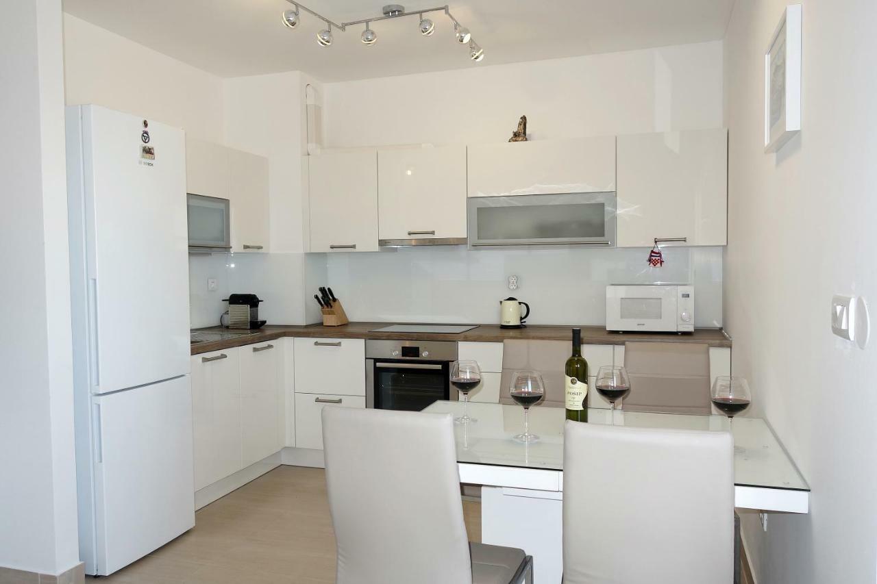 Apartment As's *