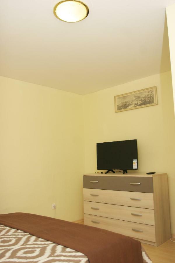 Sara Cosmo Apartment