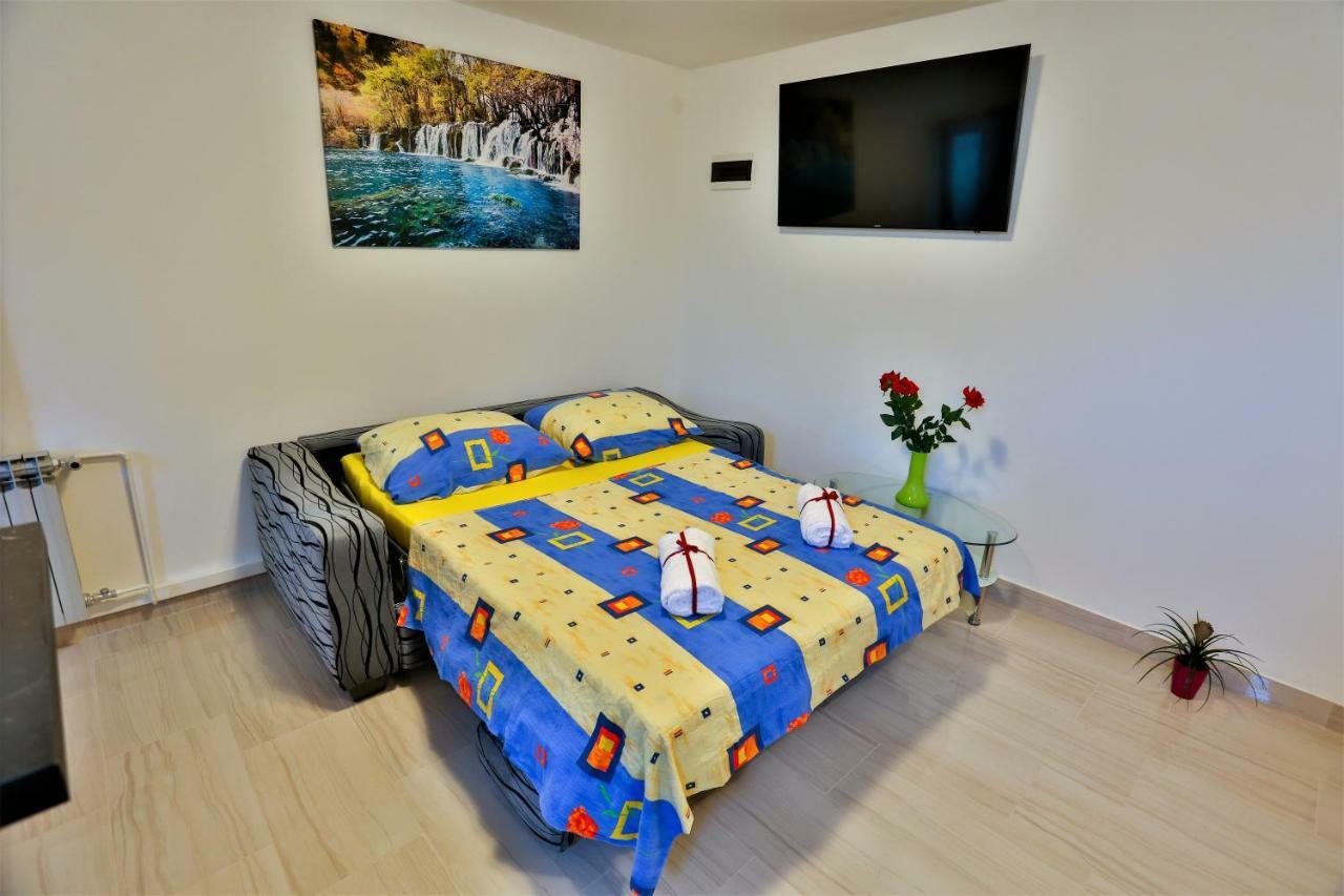Luxury M&n In - Free Parking Apartment Split