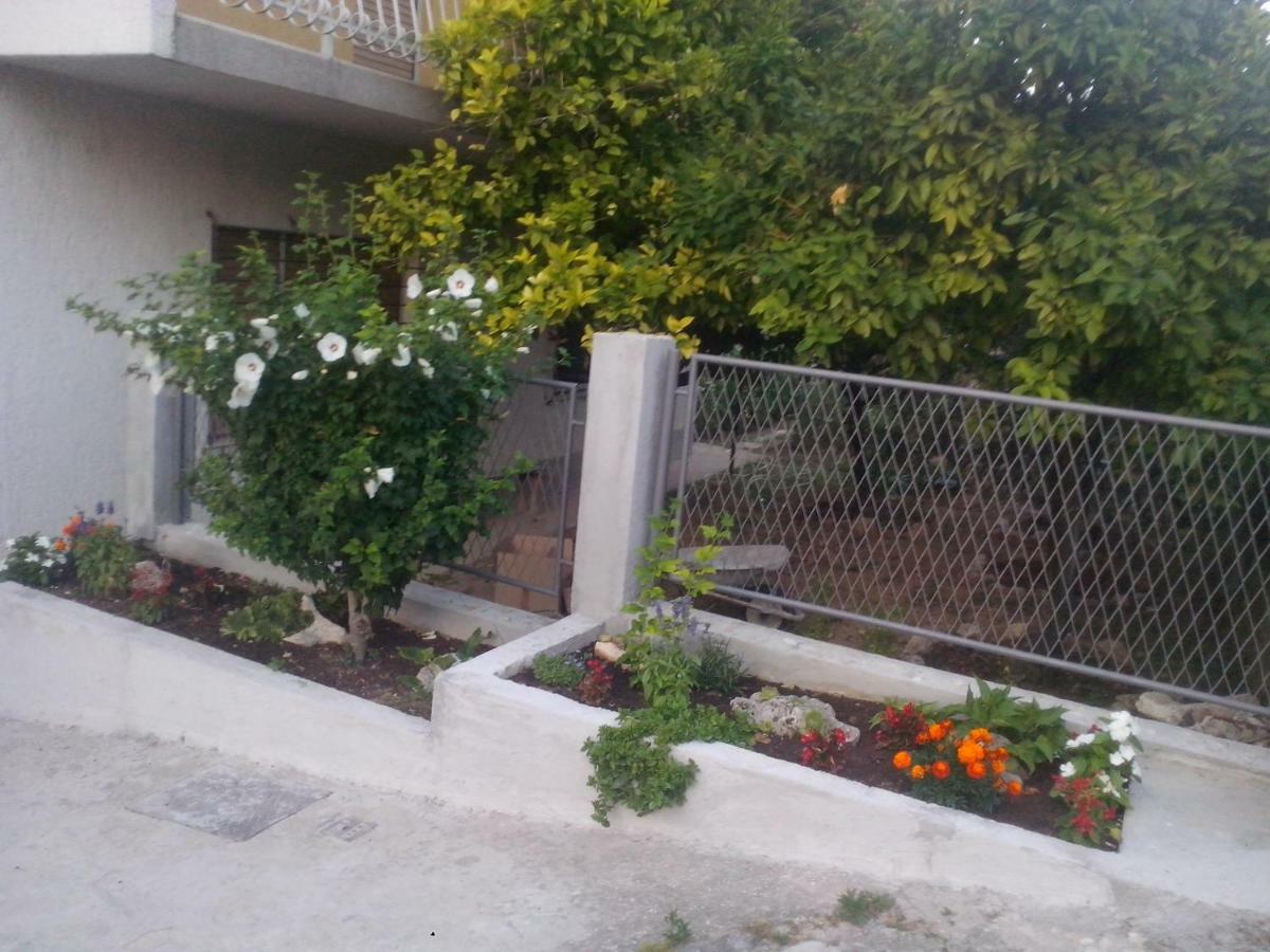 New Dany With Parking For Two