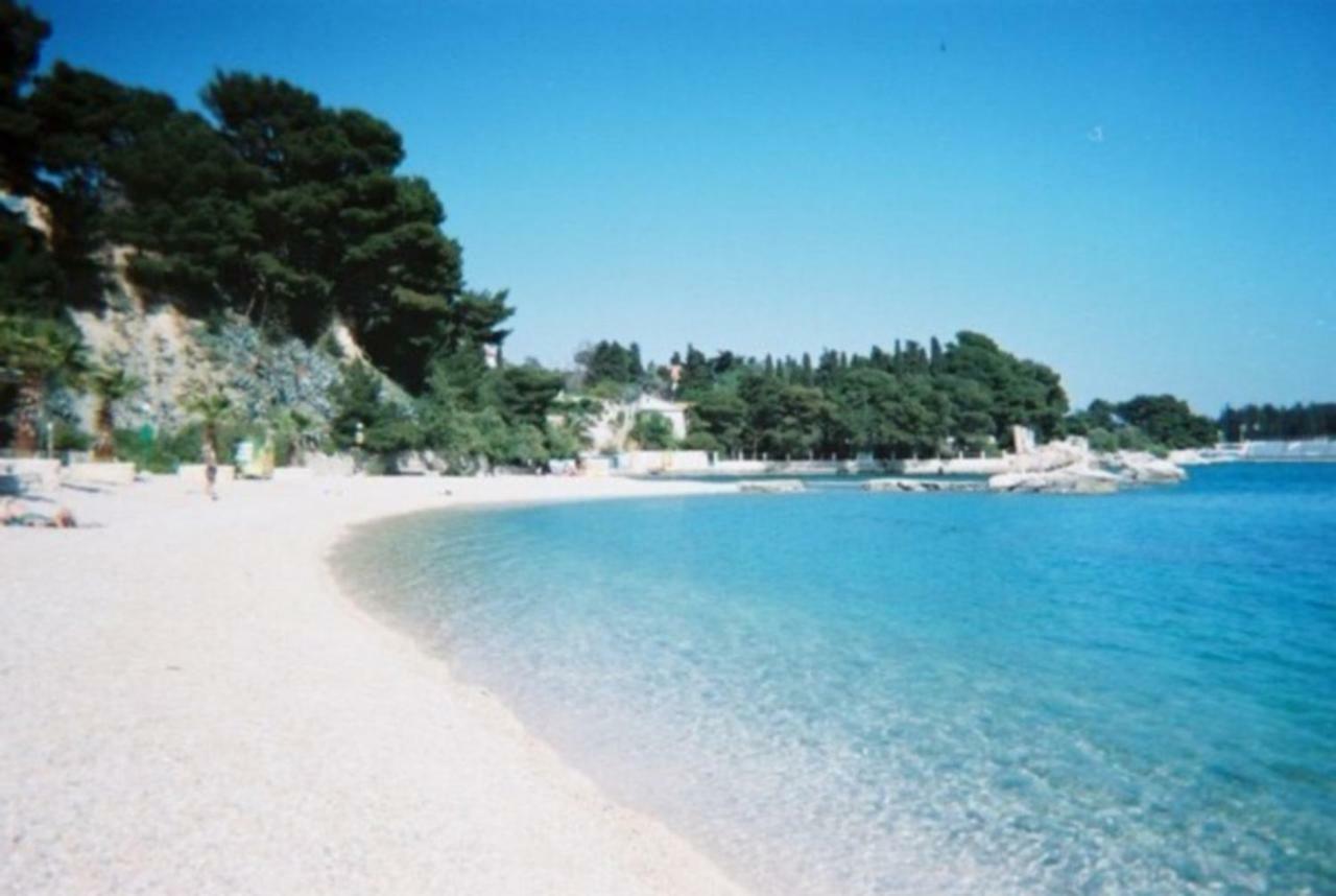 On The Coast-jere Apartment Split