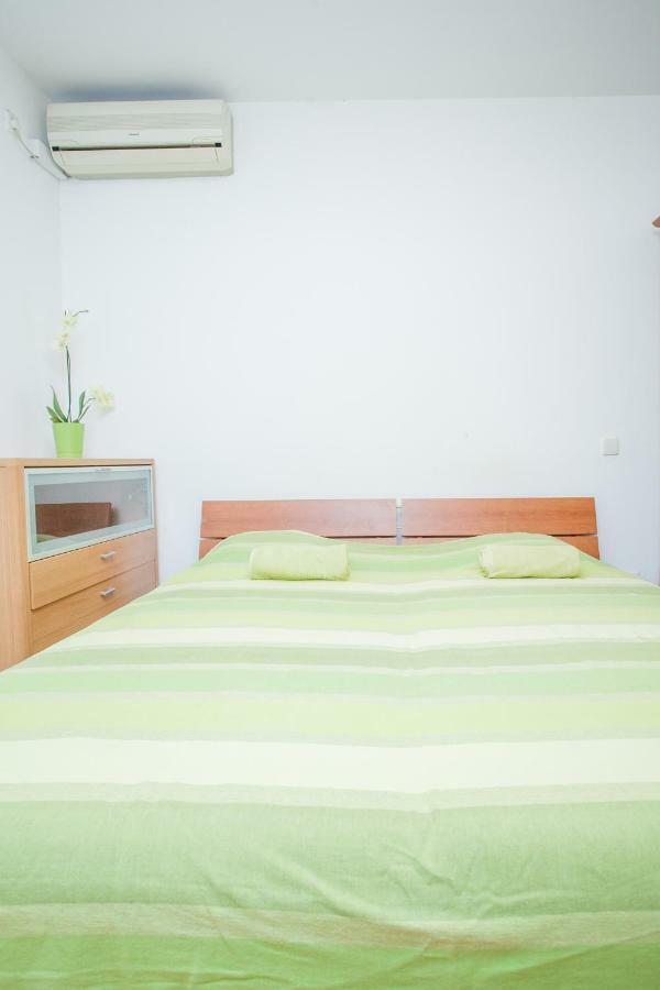 Nina , Bacvice Apartamento