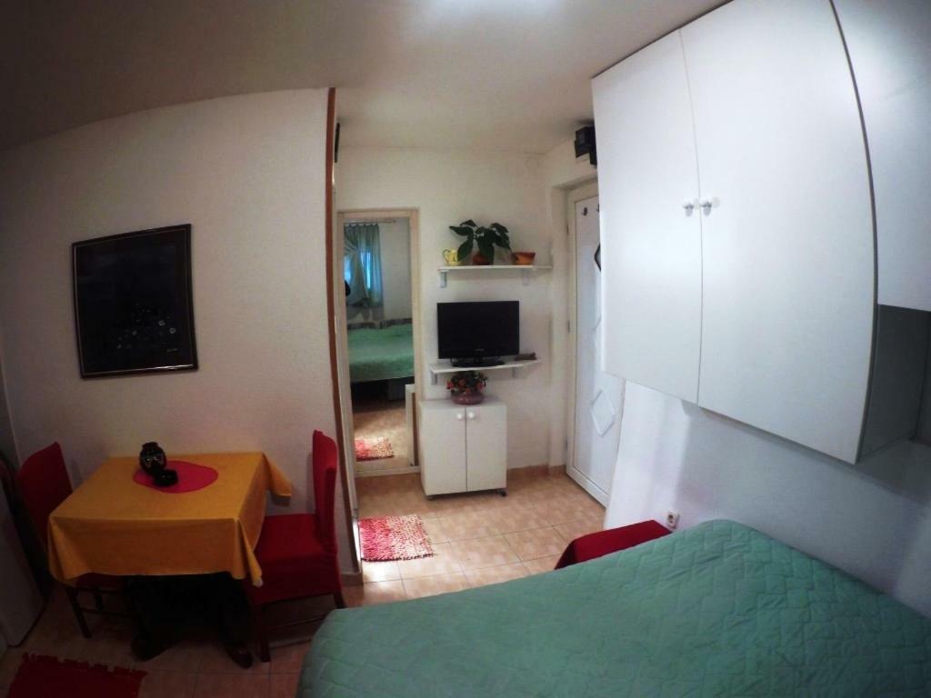 Mini Studio * Split