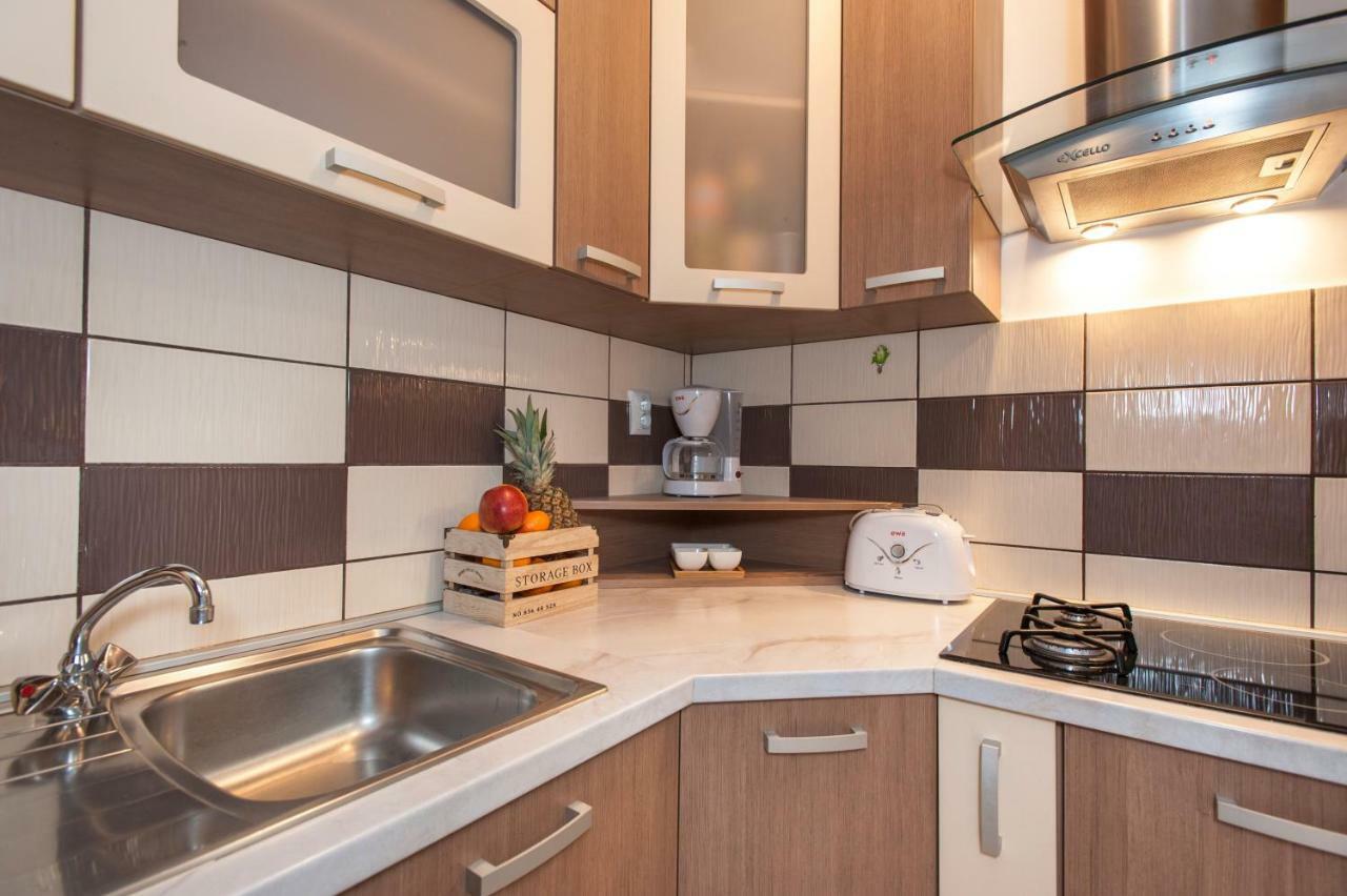 Iva Apartman *