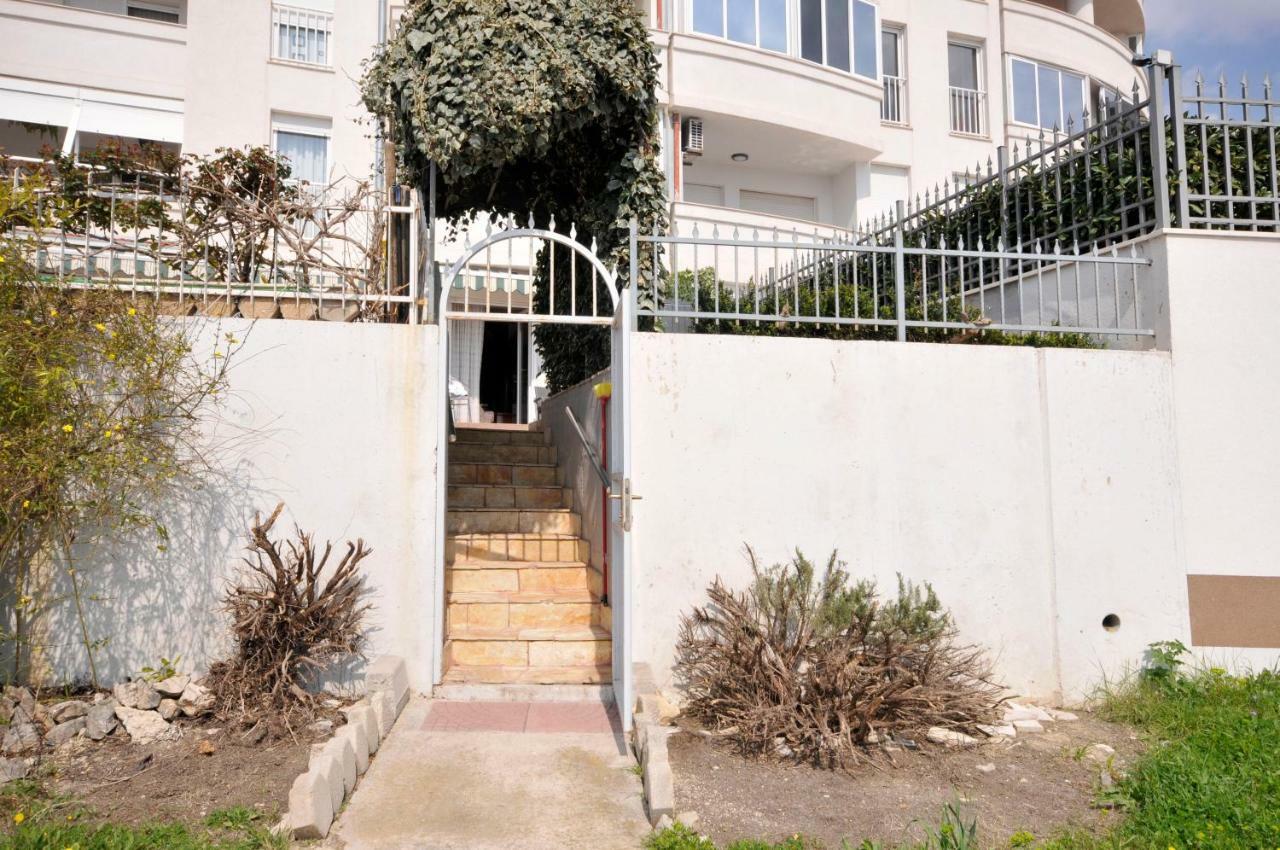 Poetry Apartment