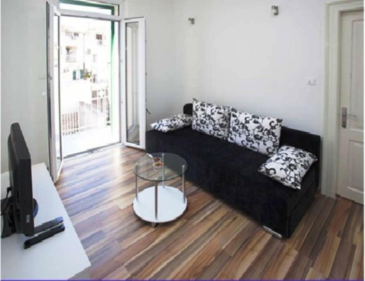 Old Town With Private Indoor Garage Parking * Split