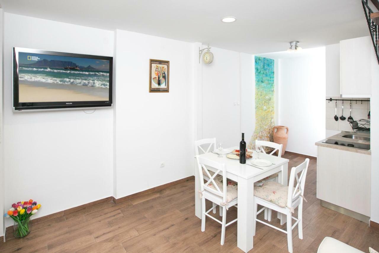 Miraflores Apartman *