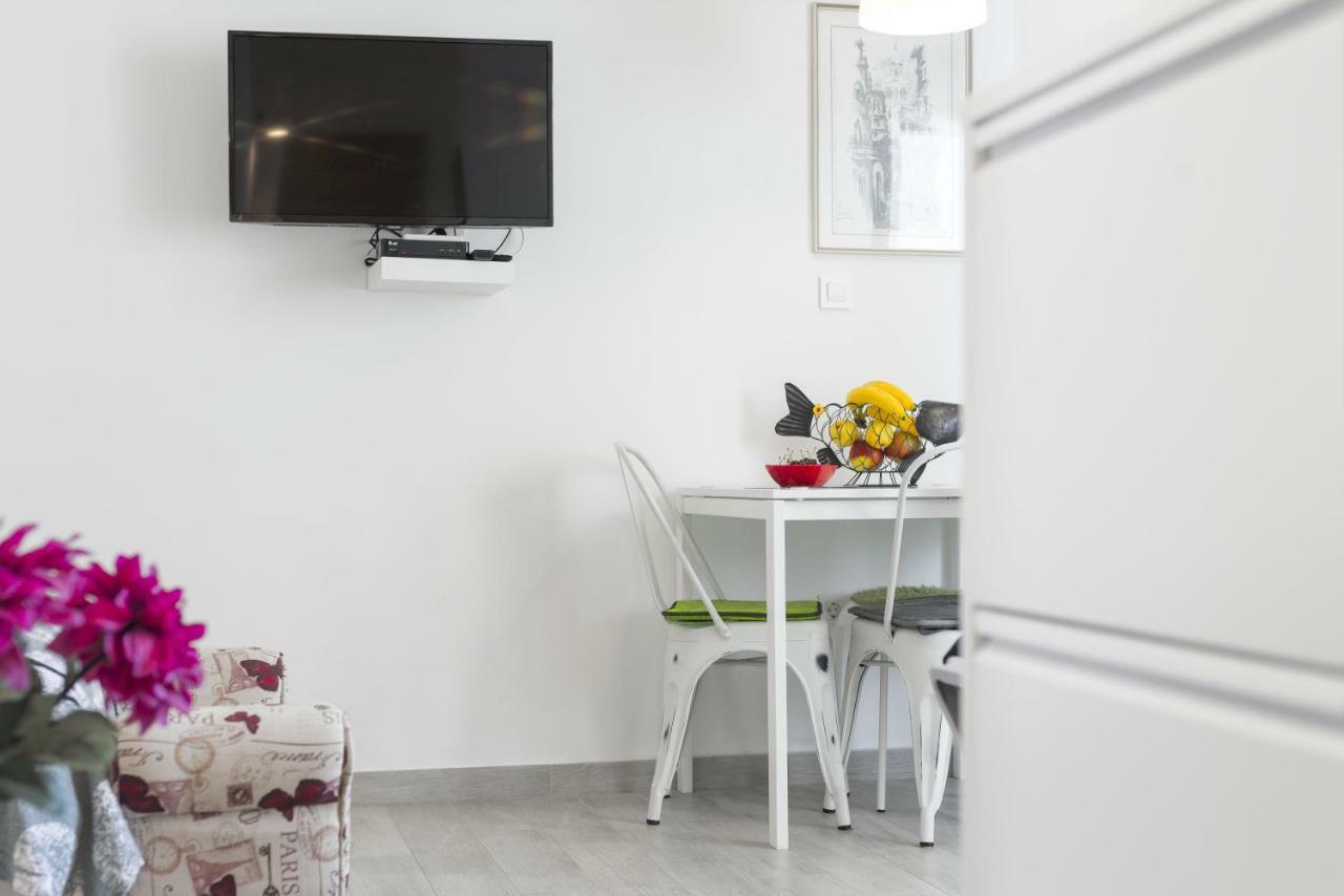 Fm Apartment Split
