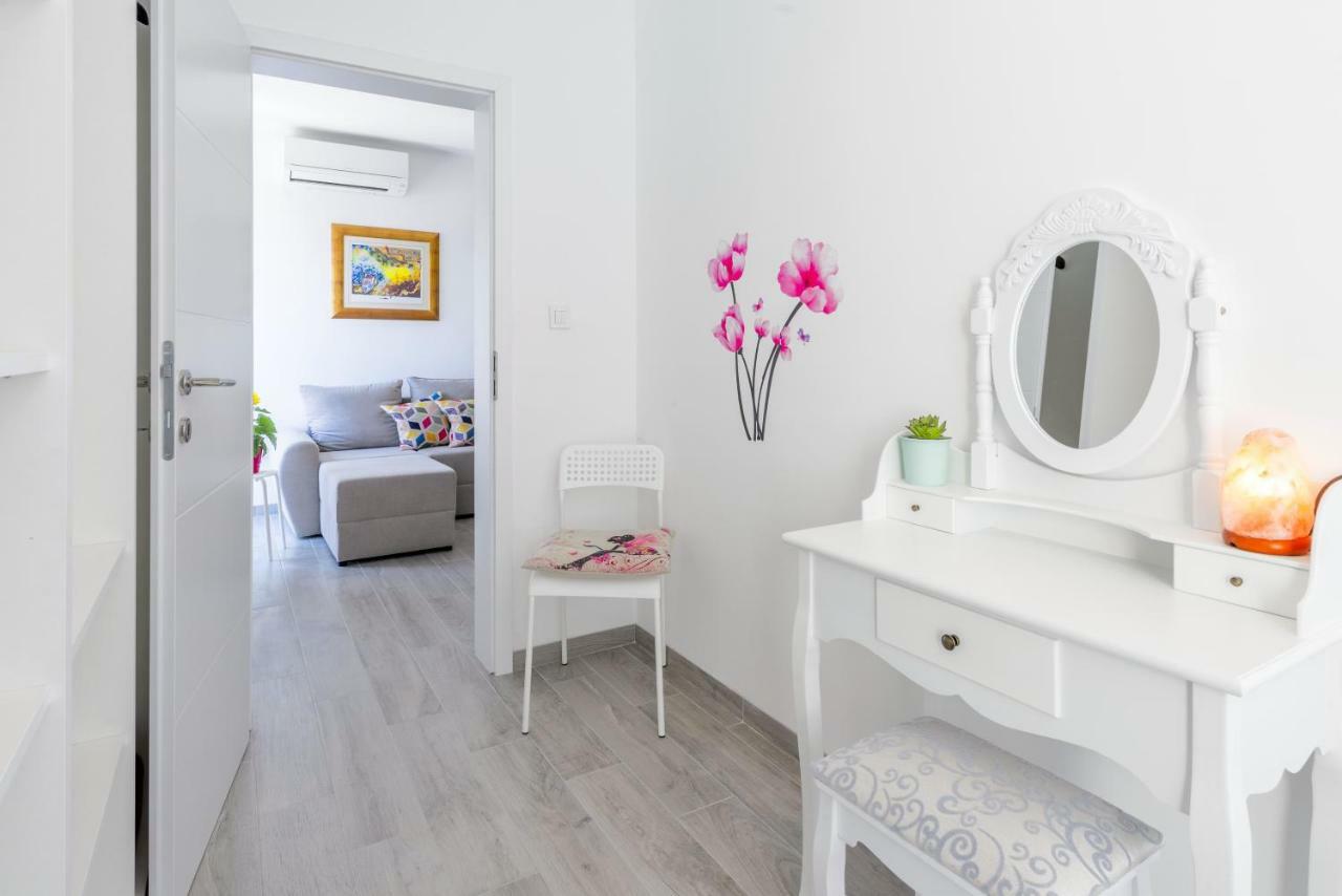 Apartment Fm *