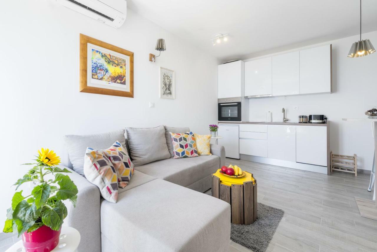 Fm Apartment Split