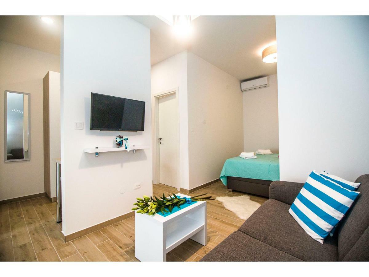 Apartman Idro Directly At The *