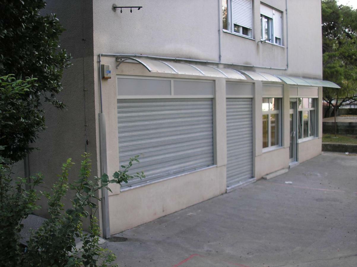 Studio Two Roses Apartment Split