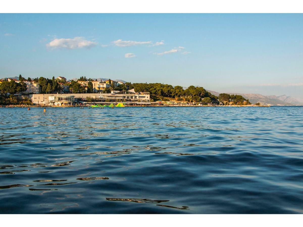 Idro Directly At The * Split