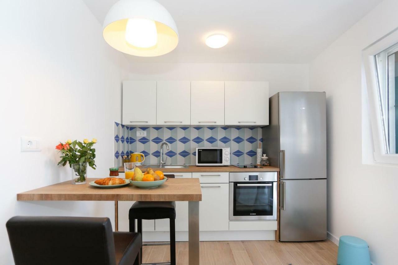 And Stone House Apartment *