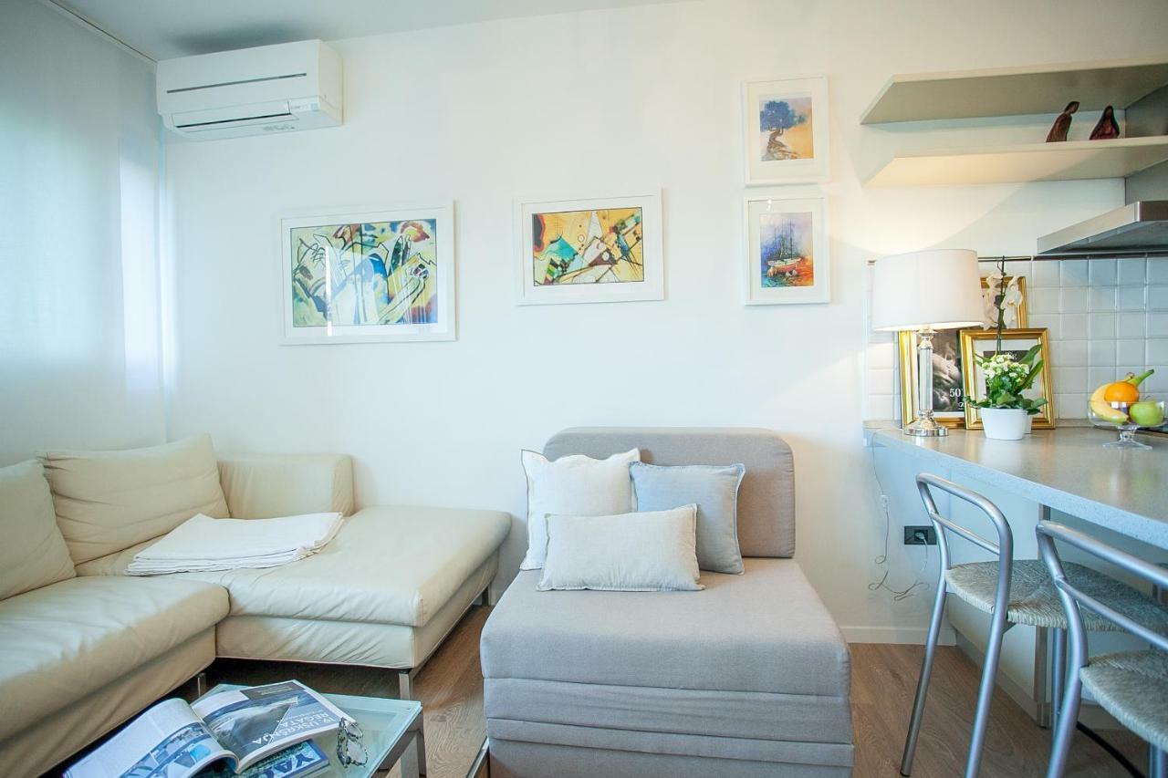 Laura Apartment Split