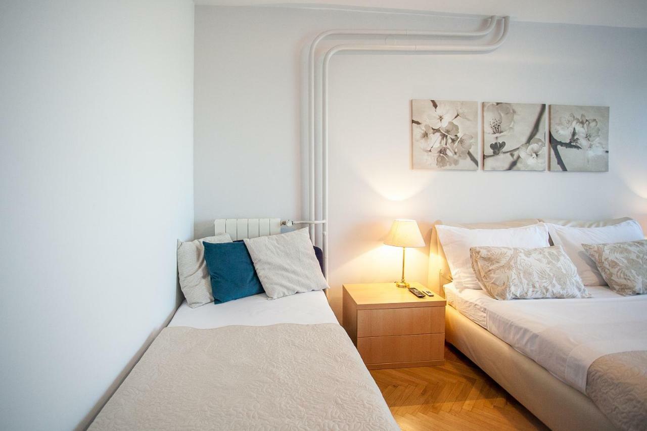Laura Apartment Split
