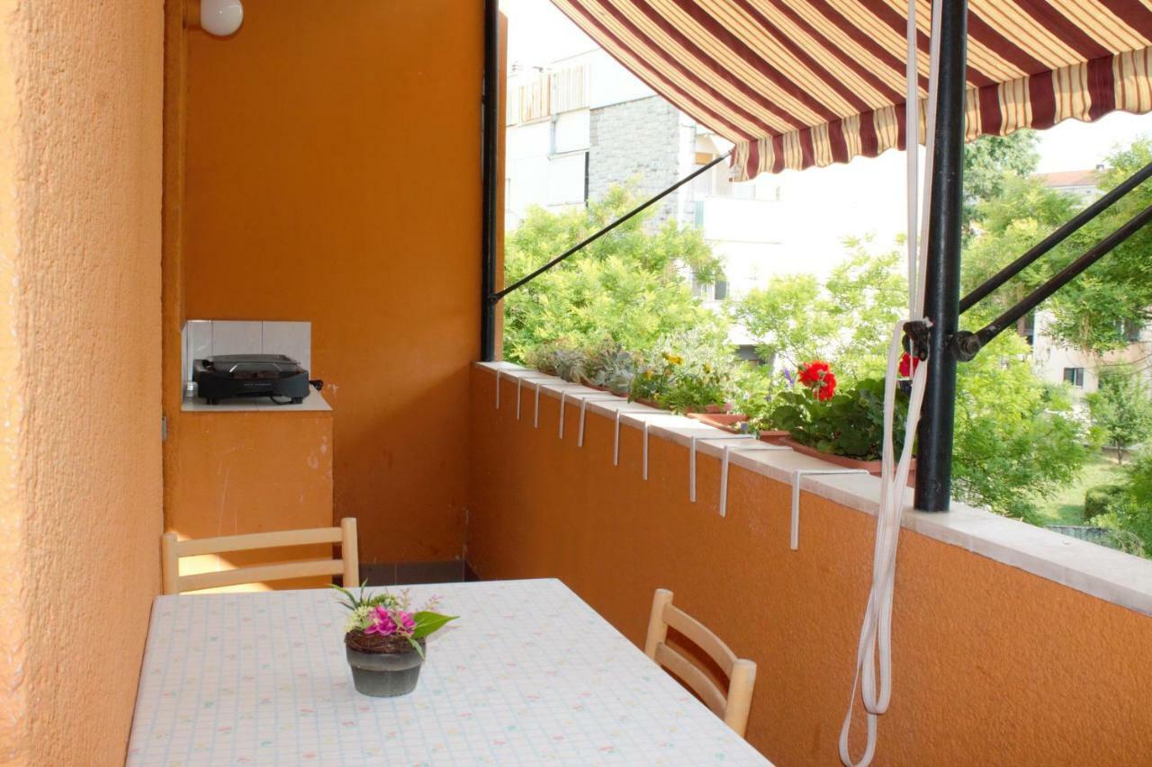 Brazuca-center Apartment Split