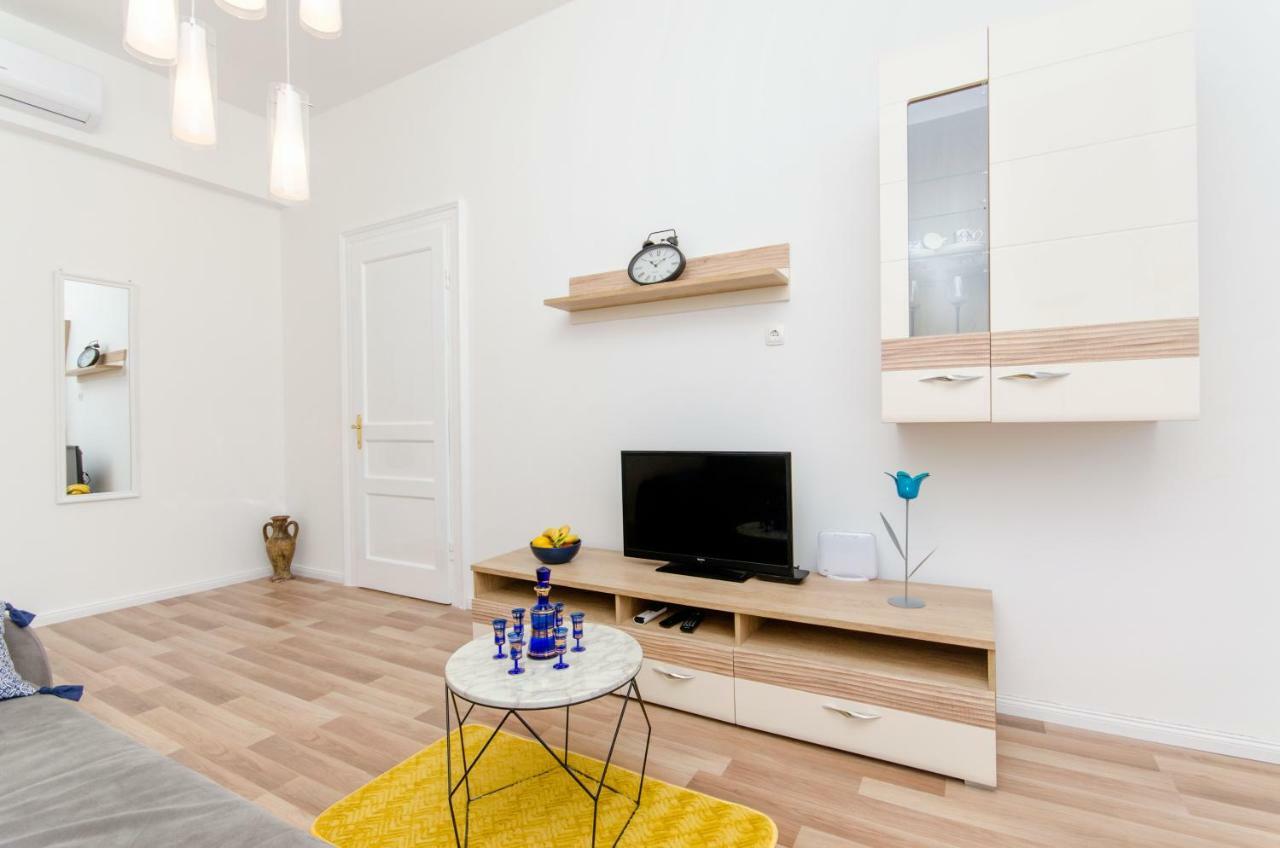 Core Apartment *