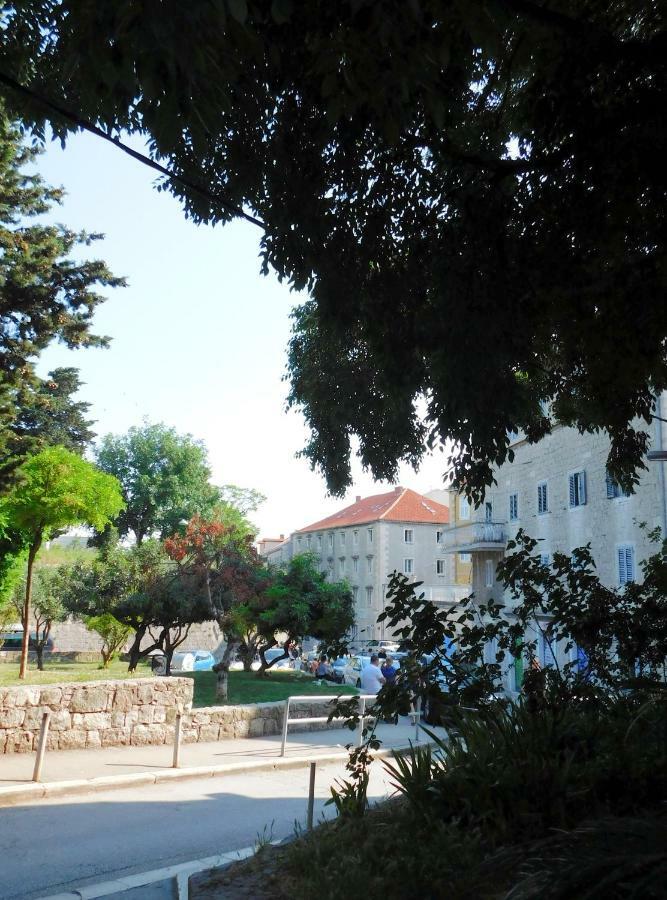 Milla *
