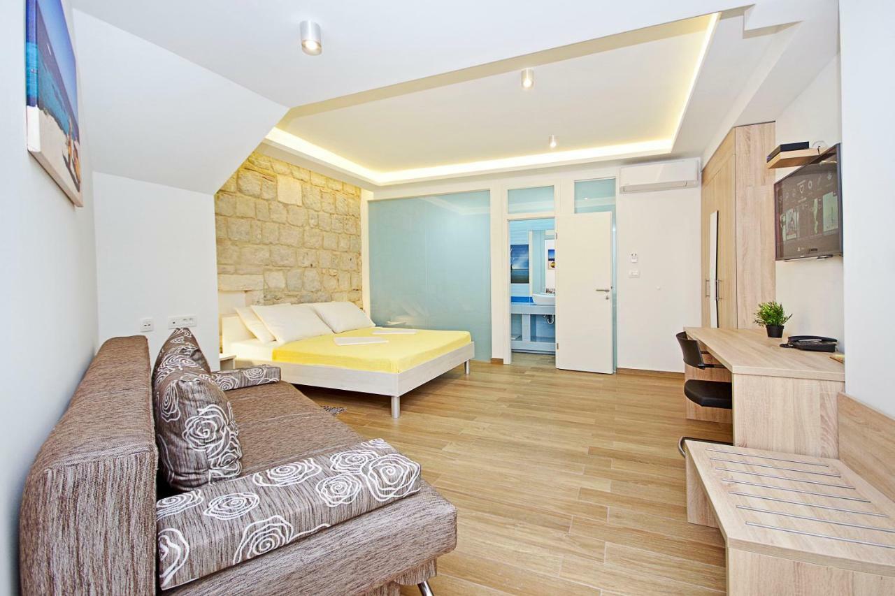 Alos Center Apartman *