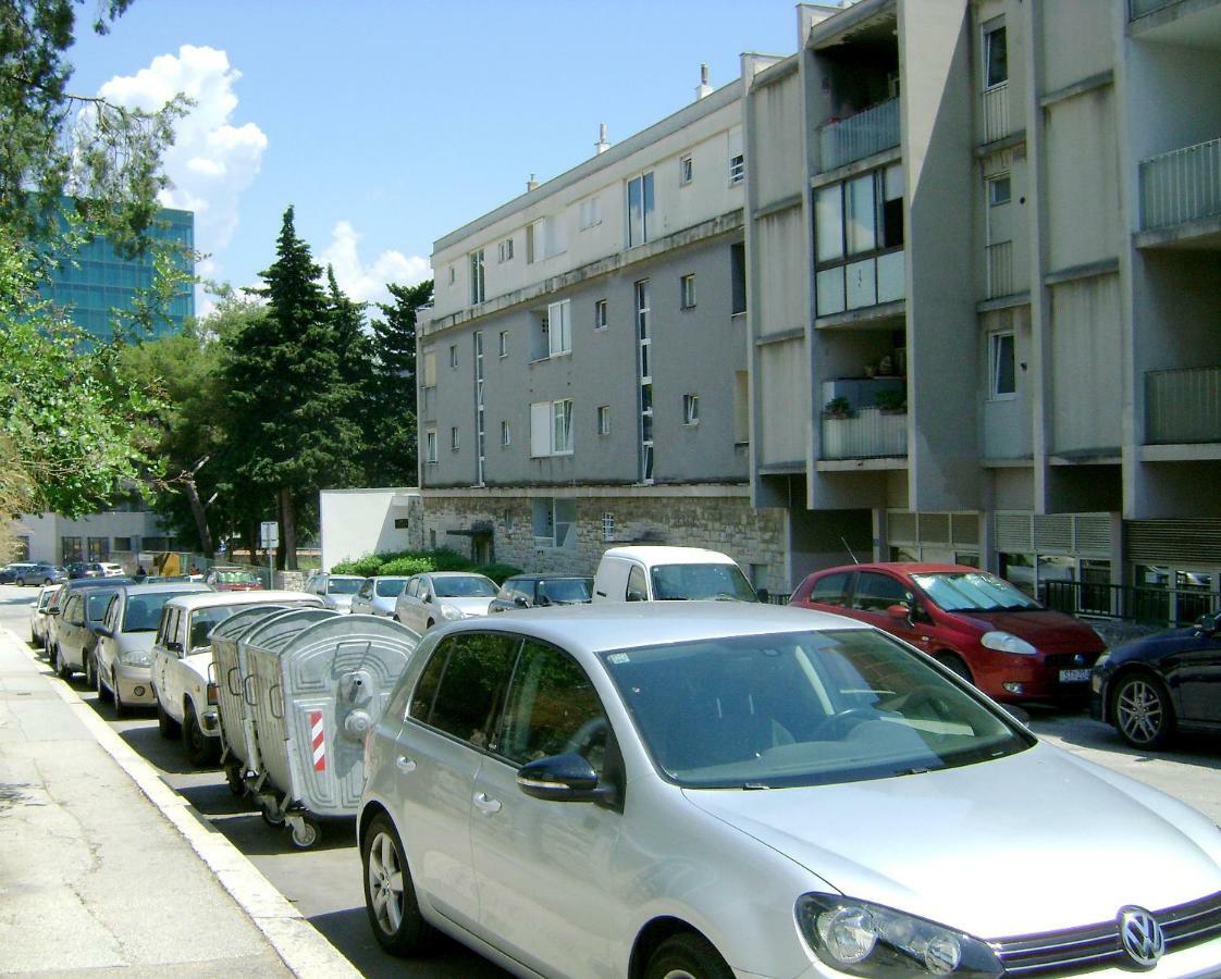 Veronica Apartment Split