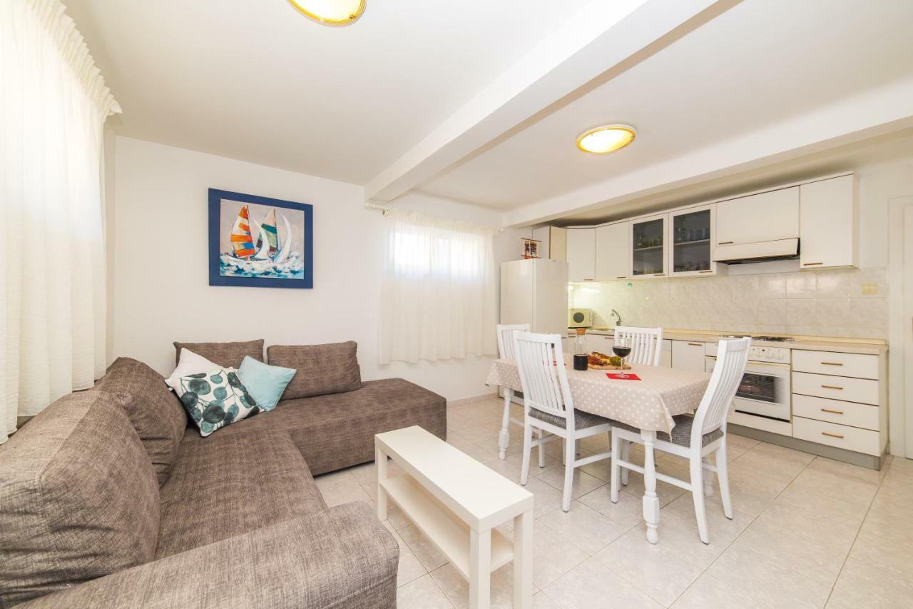 Apartamento Mirjana *
