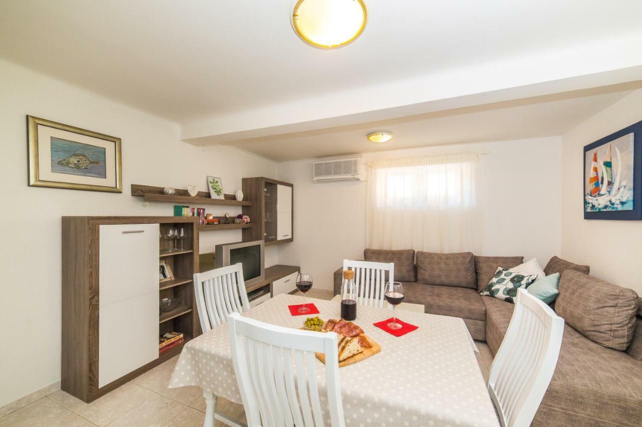 Mirjana Apartamento *
