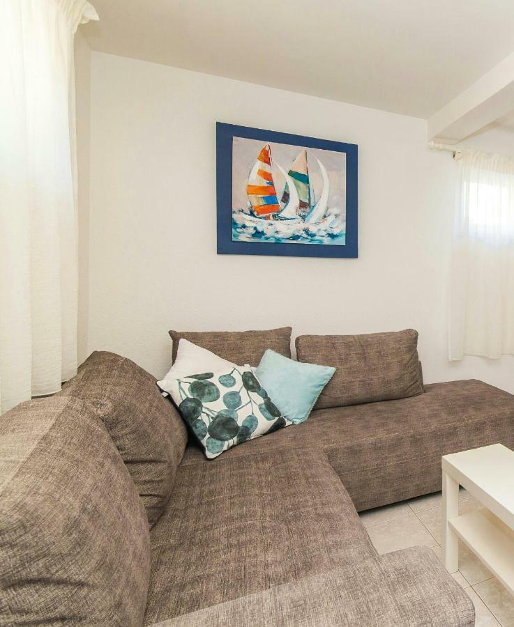 Mirjana Apartamento *