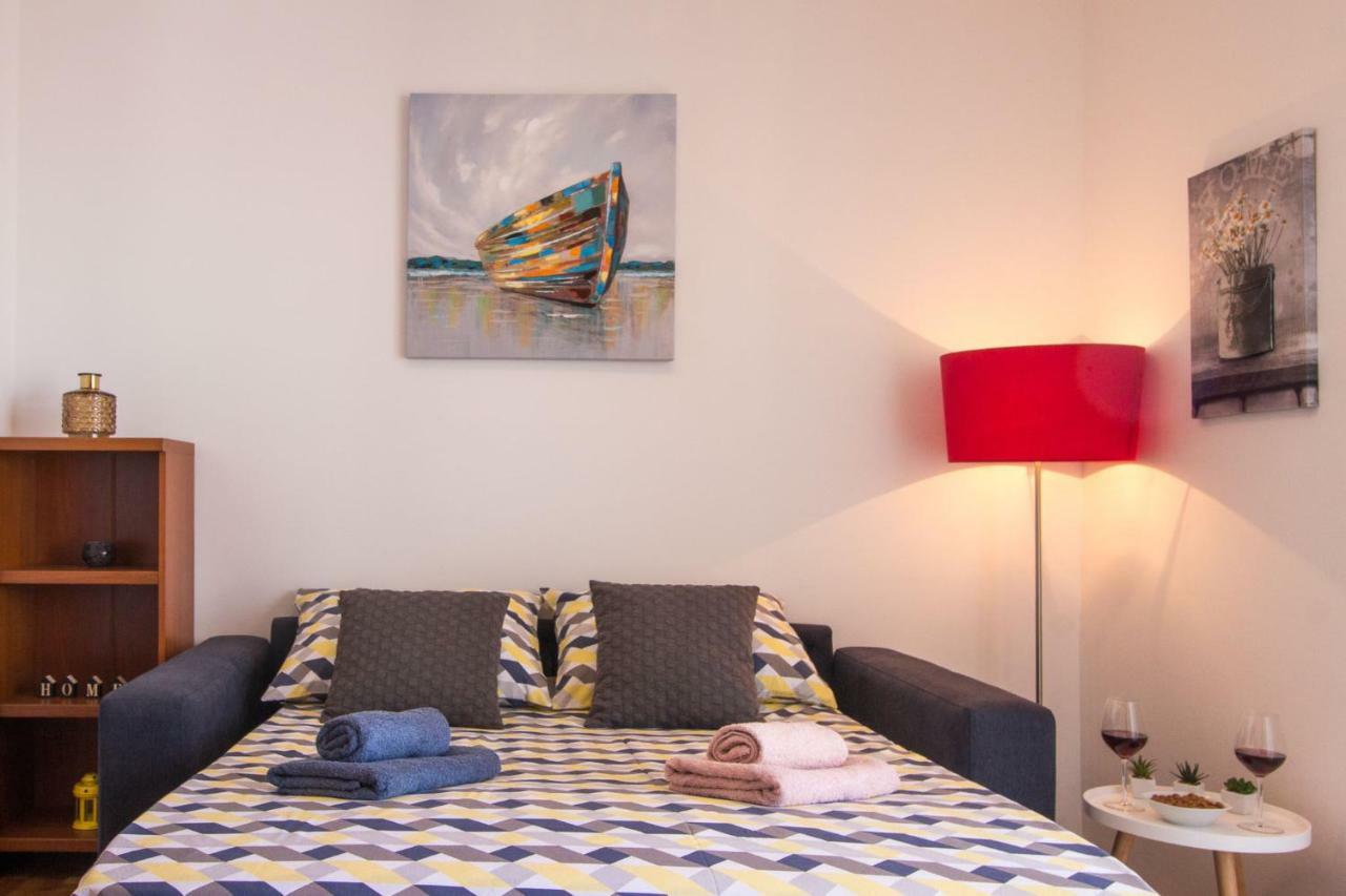 Spacious Smile With Terrace And Secure Garage Apartman