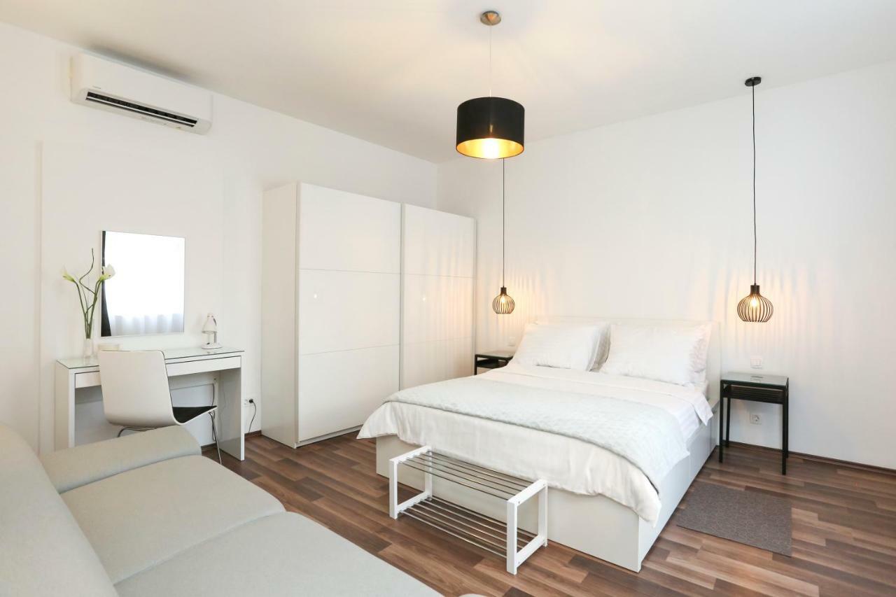 Appartement Marton & Martinis Superior - Spacious One-room - Excellent Location Within Walking Distance Of Diocletian's Palace And Bacvice - The Restaurants Within Walking Distance - Buralux *