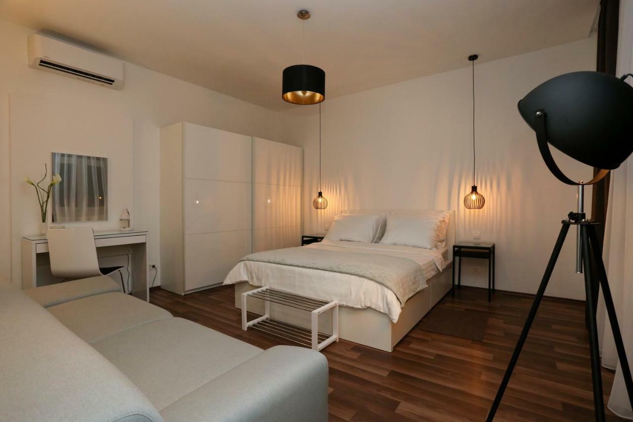 Appartement Marton & Martinis Superior - Spacious One-room - Excellent Location Within Walking Distance Of Diocletian's Palace And Bacvice - The Restaurants Within Walking Distance - Buralux *