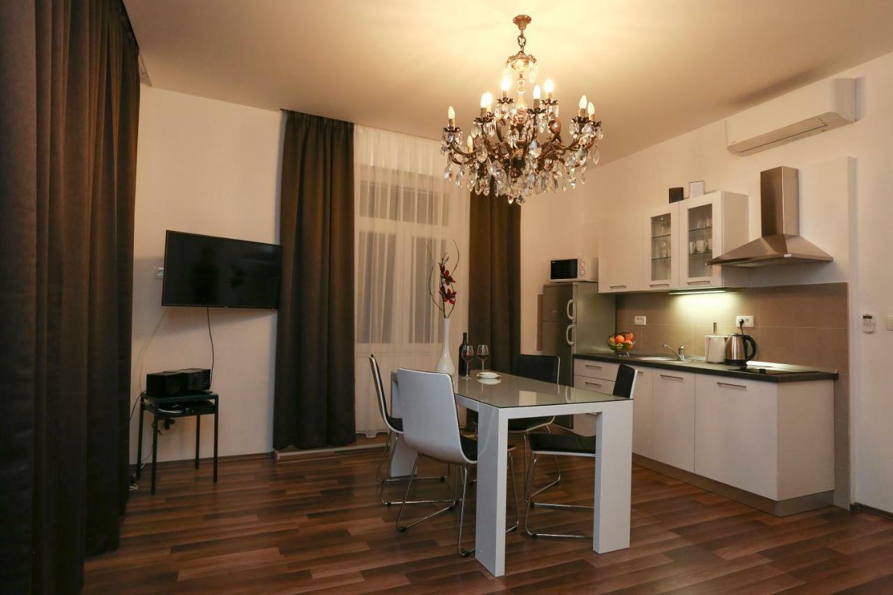 Marton & Martinis Superior - Spacious One-room - Excellent Location Within Walking Distance Of Diocletian's Palace And Bacvice - The Restaurants Within Walking Distance - Buralux Appartement