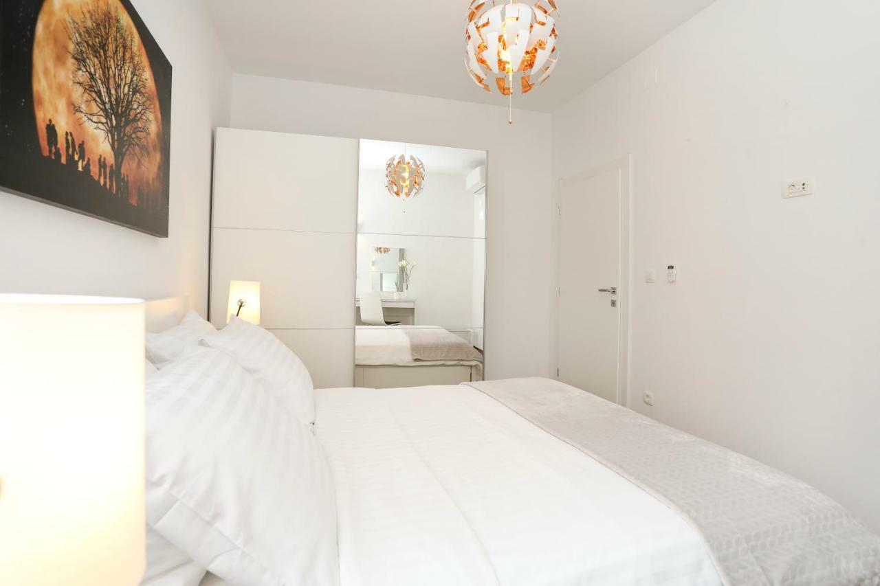 Appartement Marton & Martinis Superior - Spacious One-room - Excellent Location Within Walking Distance Of Diocletian's Palace And Bacvice - The Restaurants Within Walking Distance - Buralux